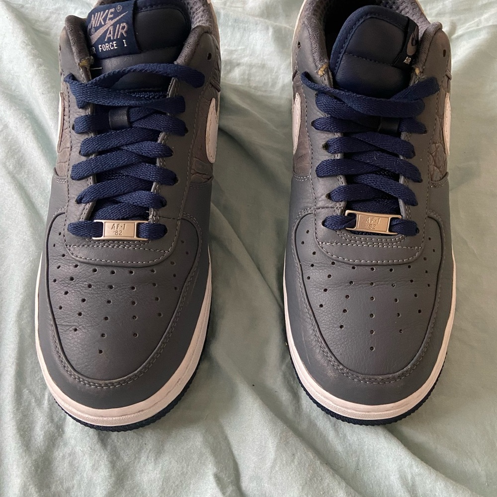 Nike Men’s Air Force 1 Low Grey White Navy - Picture 2 of 6